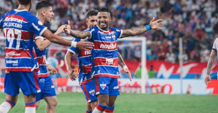 Marinho celebra gols contra o Bahia em triunfo do Fortaleza: 'Virei torcedor do Vitória'