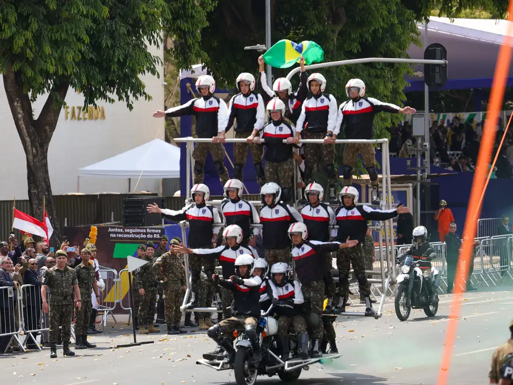 Desfile de 7 de Setembro em Brasília destaca vacinação e homenageia gaúchos