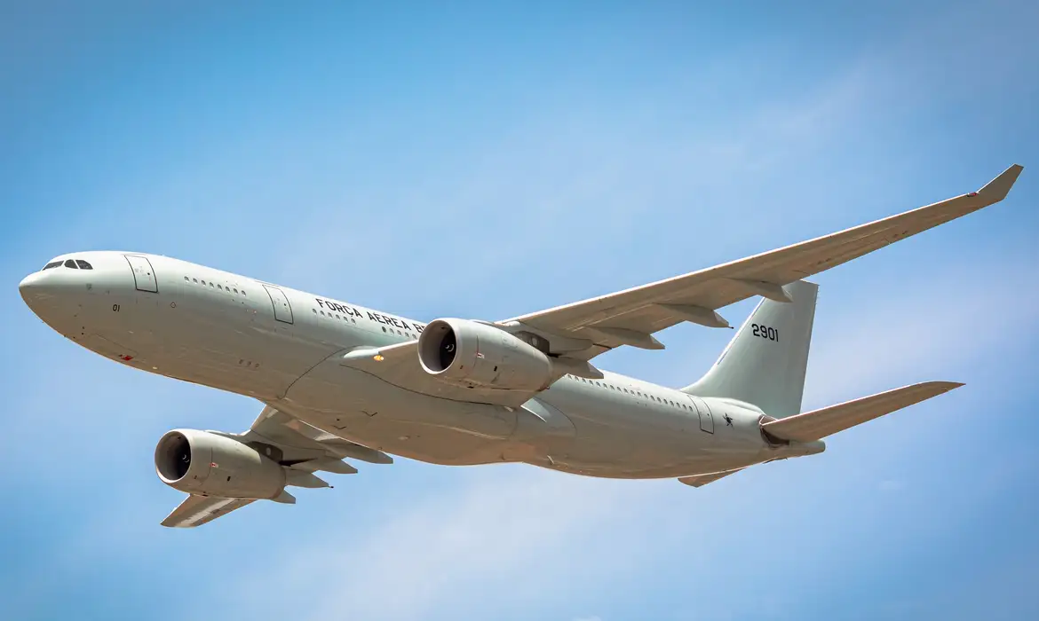 Avião da FAB decola nesta quarta-feira para buscar brasileiros no Líbano