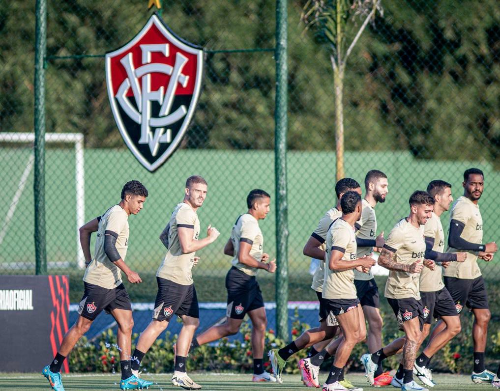 Vitória realiza mais uma sessão de treino para jogo contra o Furacão