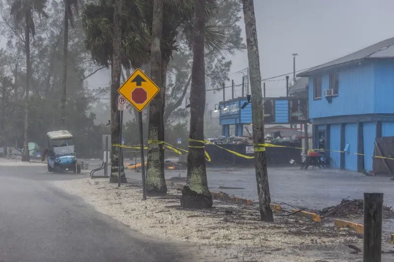 Furacão Milton deixa ao menos 12 mortos na Flórida e mais de 3 milhões de pessoas sem energia elétrica