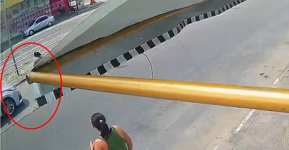 VÍDEO: Câmera registra momento em que mulher é atropelada em Feira de Santana