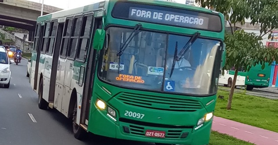 Violência em Salvador: cinco bairros permanecem sem ônibus na manhã desta quinta (17)