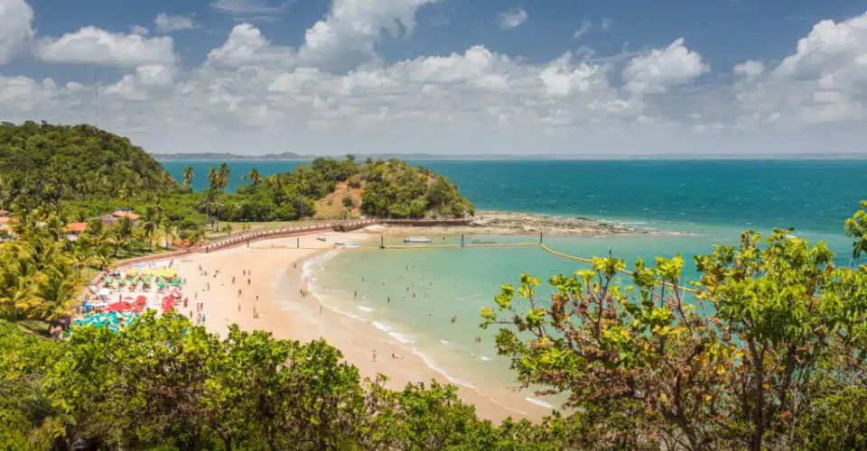 Três praias baianas recebem selo internacional Bandeira Azul; saiba quais