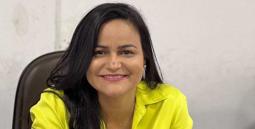 Débora Regis (União) é eleita prefeita de Lauro de Freitas com quase 60% dos votos