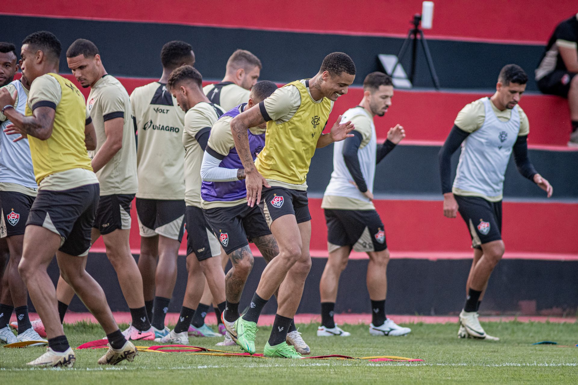 Vitória retoma treinos visando partida decisiva contra o Red Bull Bragantino