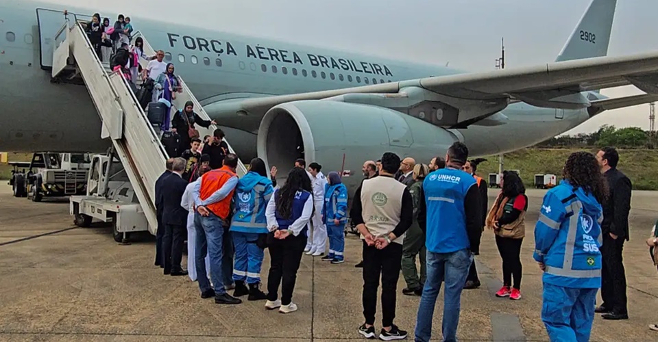 Nono voo com repatriados do Líbano pousa em São Paulo nesta terça (29)