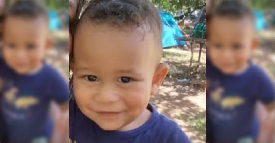 Criança de 1 ano e 8 meses morre após ser atropelada por caminhão do pai