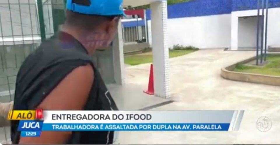 Entregadora de delivery é alvo de assaltantes na avenida Paralela