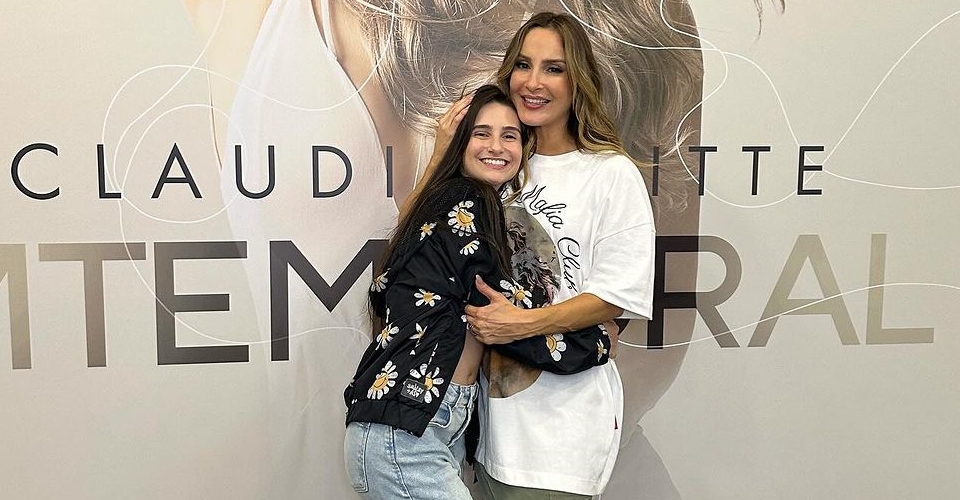 Cláudia Leitte se emociona e lamenta morte de bailarina: 'Ainda não me recompus'