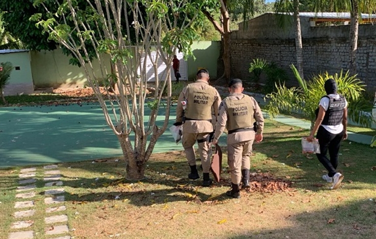 Policiais que se vestiram de médicos para roubar são presos em Salvador e Camaçari